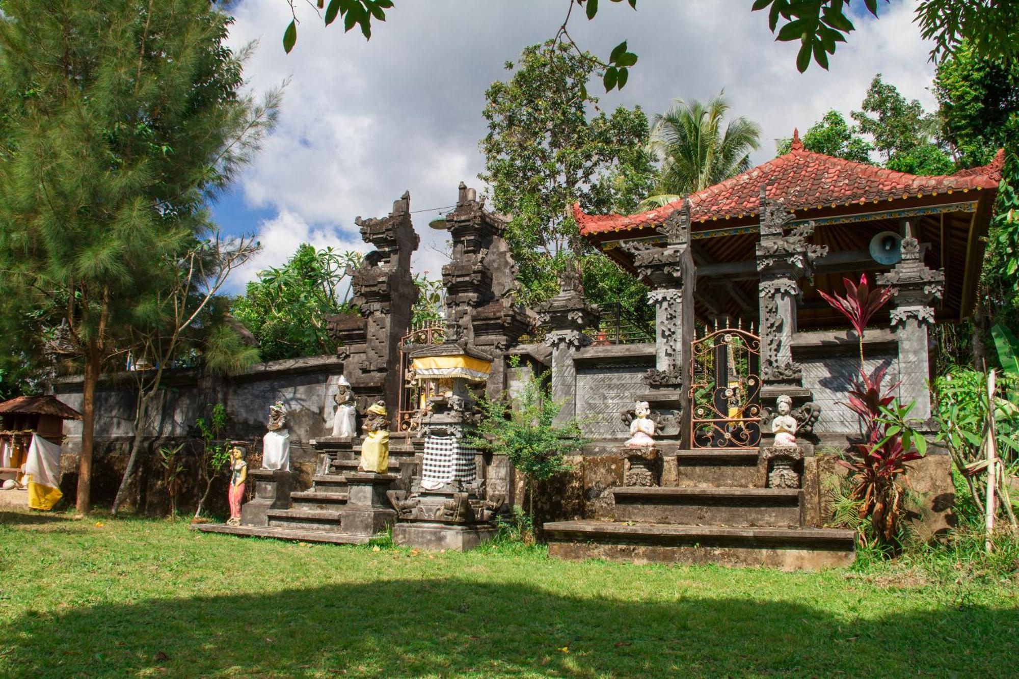 Mandhasativa Homestay Singaraja  Exterior photo