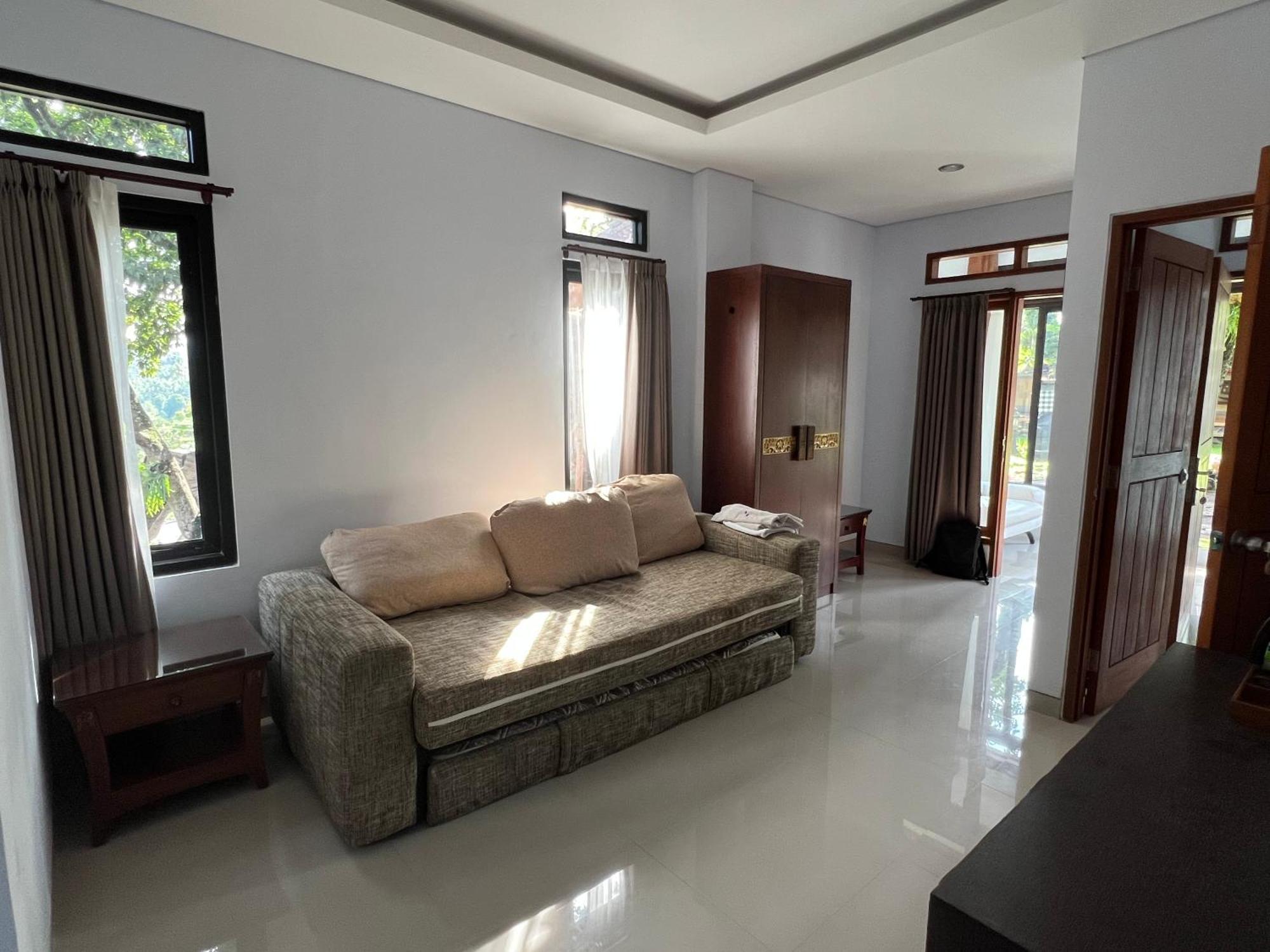 Mandhasativa Homestay Singaraja  Exterior photo